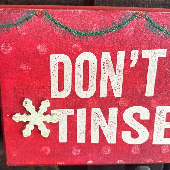 Don’t Get Your Tinsel In A Tangle! Wood Sign - Picture 4 of 12